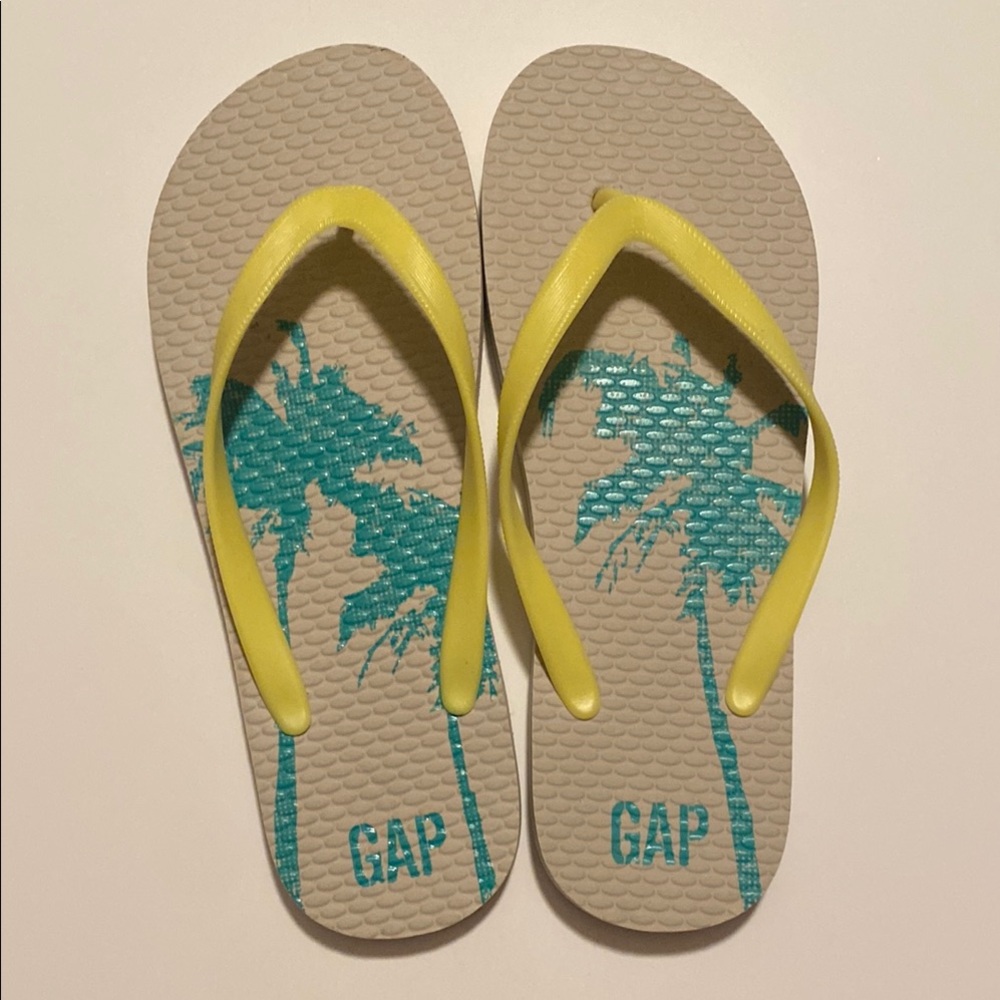 GAP Men’s Yellow & Gray Flip Flops Size 10-11